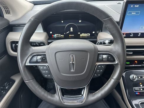 Certified 2022 Lincoln Nautilus FWD w/ Premium Package image 11