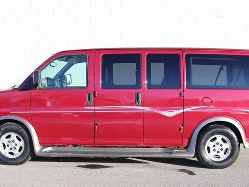 Used 2007 Chevrolet Express 1500 w/ Preferred Equipment Group image 4