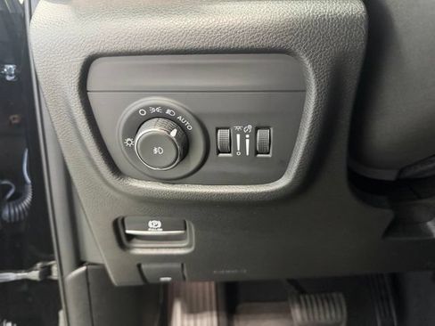 Used 2024 Jeep Grand Cherokee L Limited w/ Trailer Tow Package AWD/4WD image 11