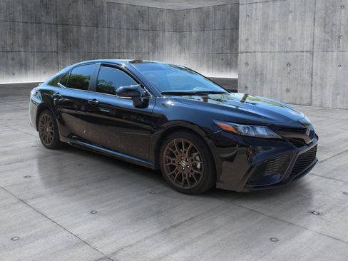 Used 2023 Toyota Camry SE FWD image 7