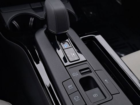 New 2026 Toyota Prius XLE image 17