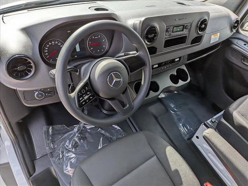 Used 2024 Mercedes-Benz Sprinter 2500 image 10