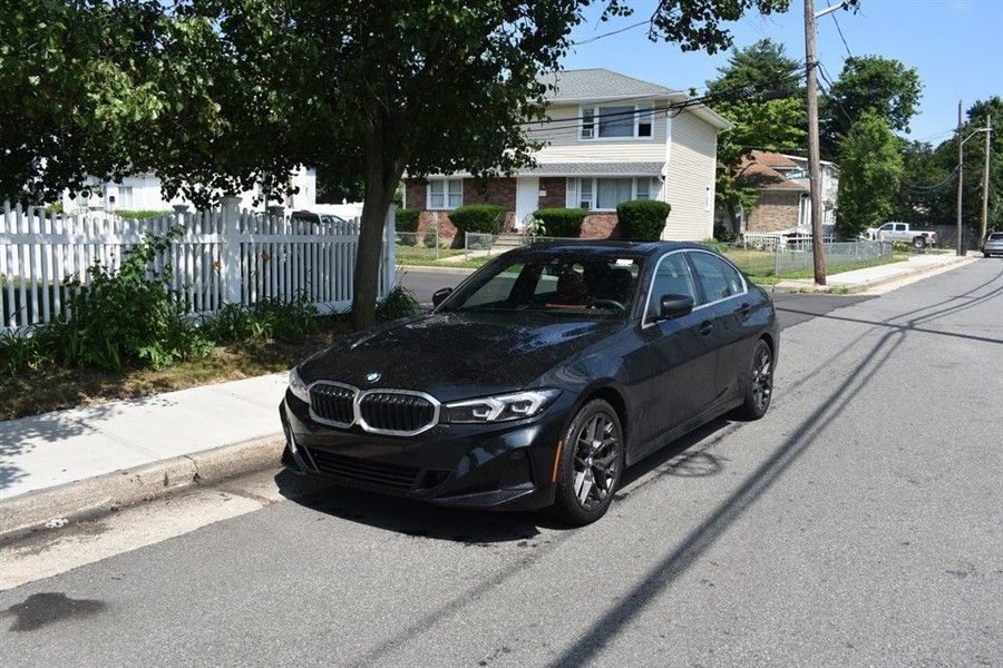 Used 2025 BMW 330i Sedan RWD image 2