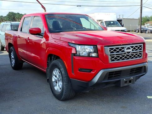 Used 2024 Nissan Frontier SV image 1