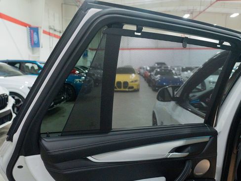 Used 2015 BMW X5 M image 22