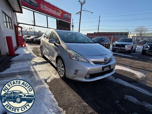 Used 2012 Toyota Prius V Five image 6