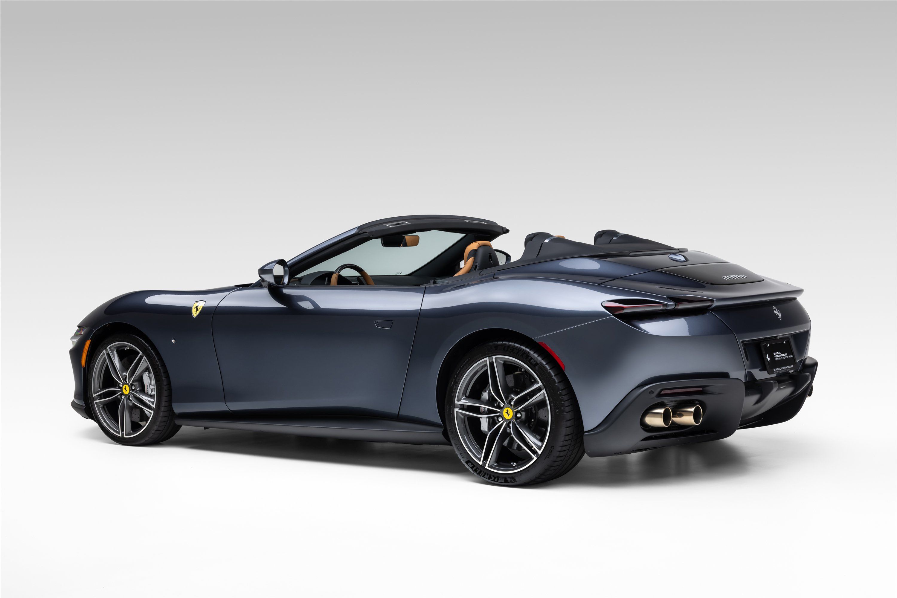 Certified 2025 Ferrari Roma Spider RWD image 4