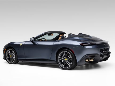 Used 2025 Ferrari Roma Spider RWD image 4