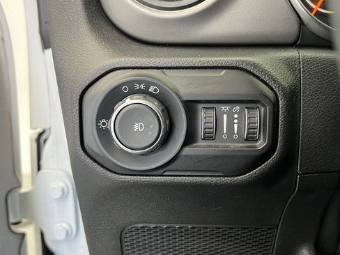 Used 2021 Jeep Wrangler Sport image 19