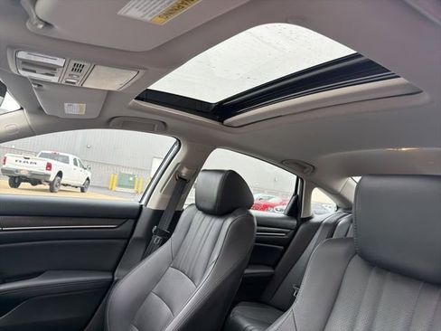 Used 2022 Honda Accord Touring image 17