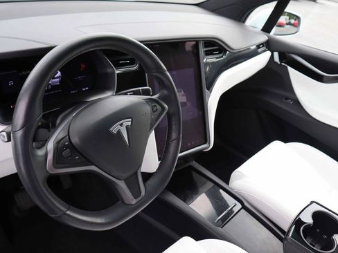 Used 2018 Tesla Model X 100D AWD/4WD image 11
