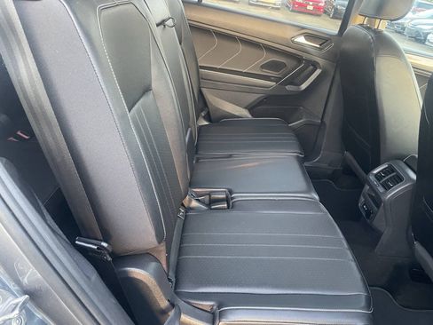 Used 2023 Volkswagen Tiguan SE FWD image 19