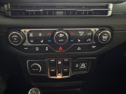 New 2026 Jeep Gladiator Sport image 14