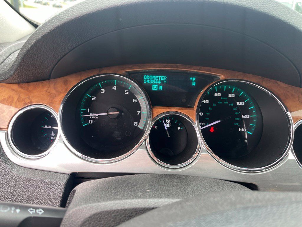 Used 2010 Buick Enclave CXL FWD image 7