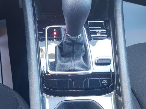 Used 2023 Jeep Compass Sport image 11