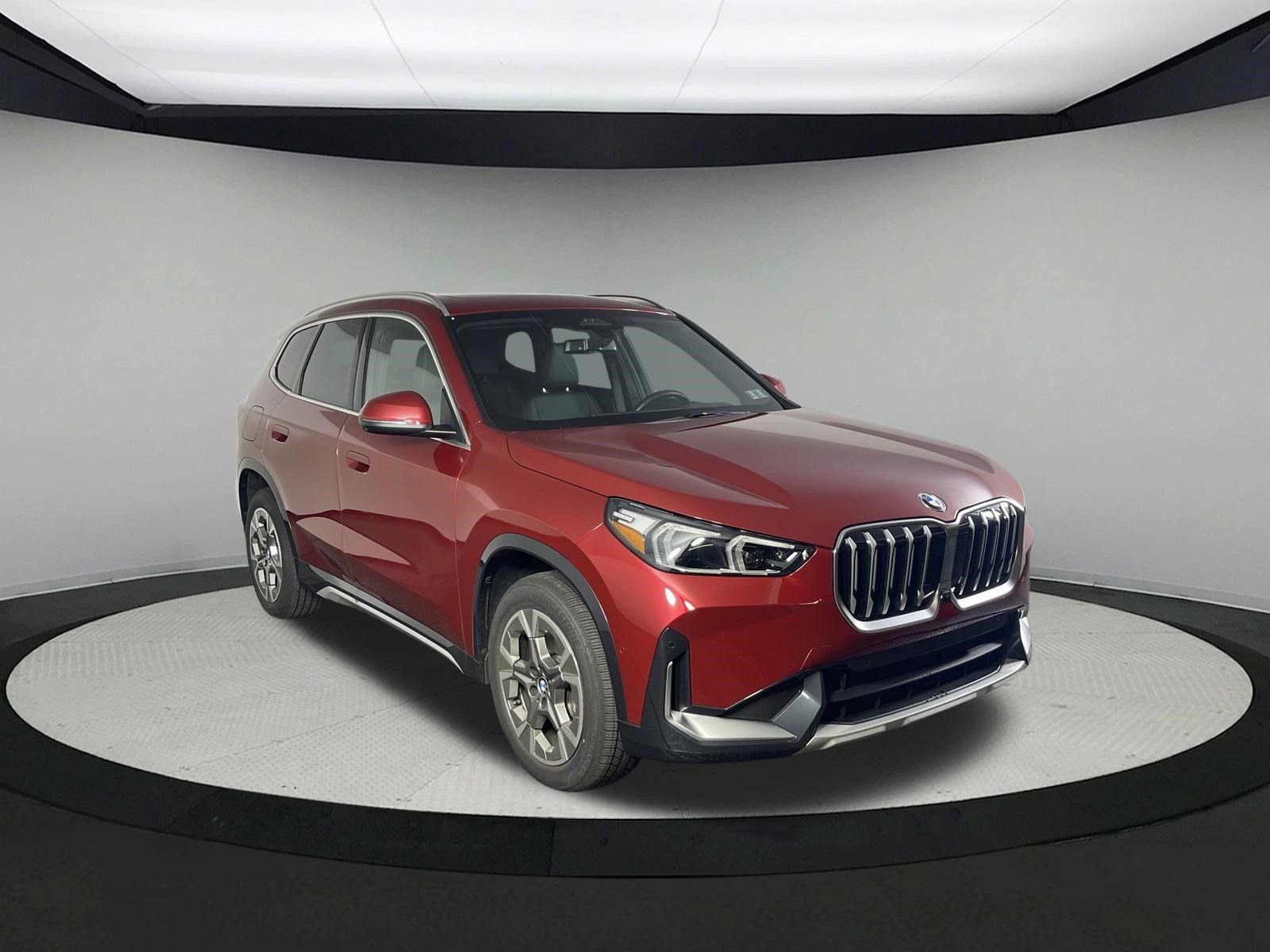 Used 2026 BMW X1 xDrive28i w/ Technology Package AWD/4WD image 3