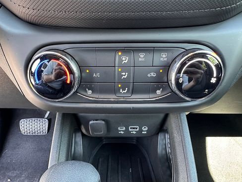 Used 2023 Chevrolet TrailBlazer LT FWD image 20