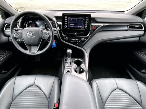 Used 2022 Toyota Camry SE w/ Carpet Mat Package (TMS) image 21