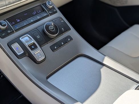 Used 2020 Hyundai Palisade SEL w/ Premium Package FWD image 11