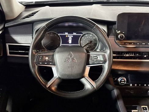 Used 2024 Mitsubishi Outlander SE AWD/4WD image 13