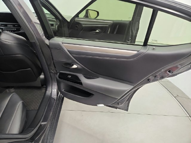 Used 2023 Lexus ES 300h F Sport FWD image 29