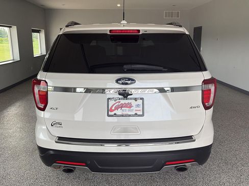 Used 2018 Ford Explorer XLT w/ Equipment Group 202A AWD/4WD image 3