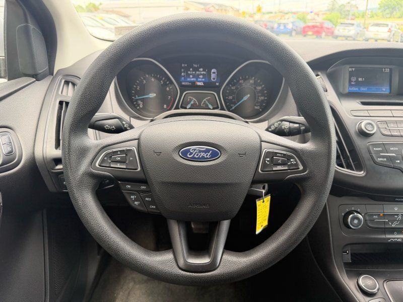 Used 2017 Ford Focus SE FWD image 10