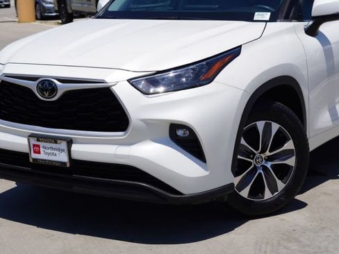 Used 2020 Toyota Highlander XLE FWD image 6