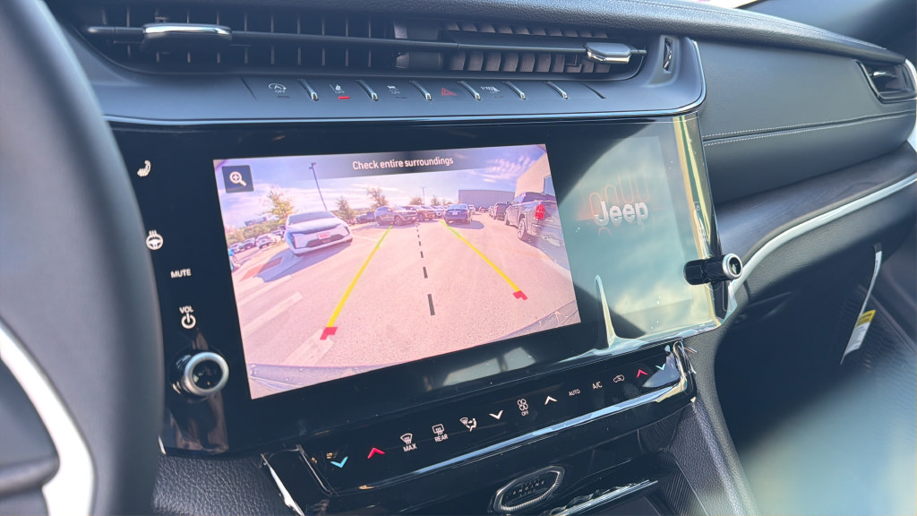New 2027 Jeep Grand Cherokee Altitude AWD/4WD image 18