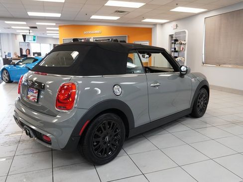 Used 2019 MINI Cooper S w/ Signature Upholstery Package image 16