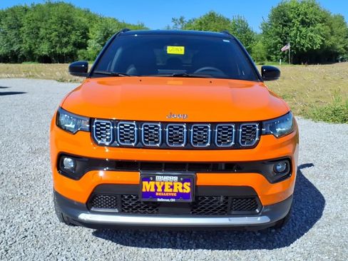 Used 2026 Jeep Compass Limited AWD/4WD image 13