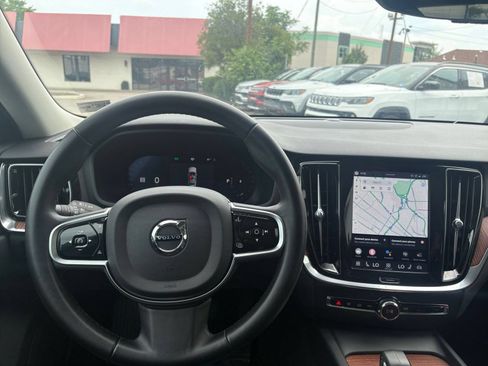Used 2025 Volvo V60 B5 Cross Country Plus AWD/4WD image 37