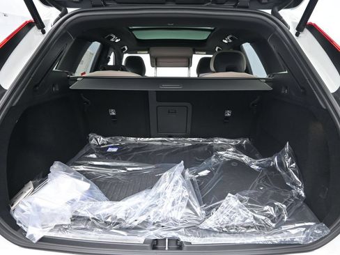 New 2026 Volvo XC60 B5 Plus w/ Climate Package AWD/4WD image 25