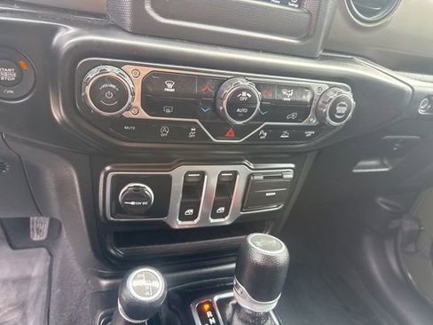 Used 2021 Jeep Wrangler Sport AWD/4WD image 26