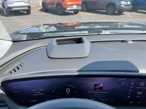 Used 2024 Buick Envision Sport Touring image 36