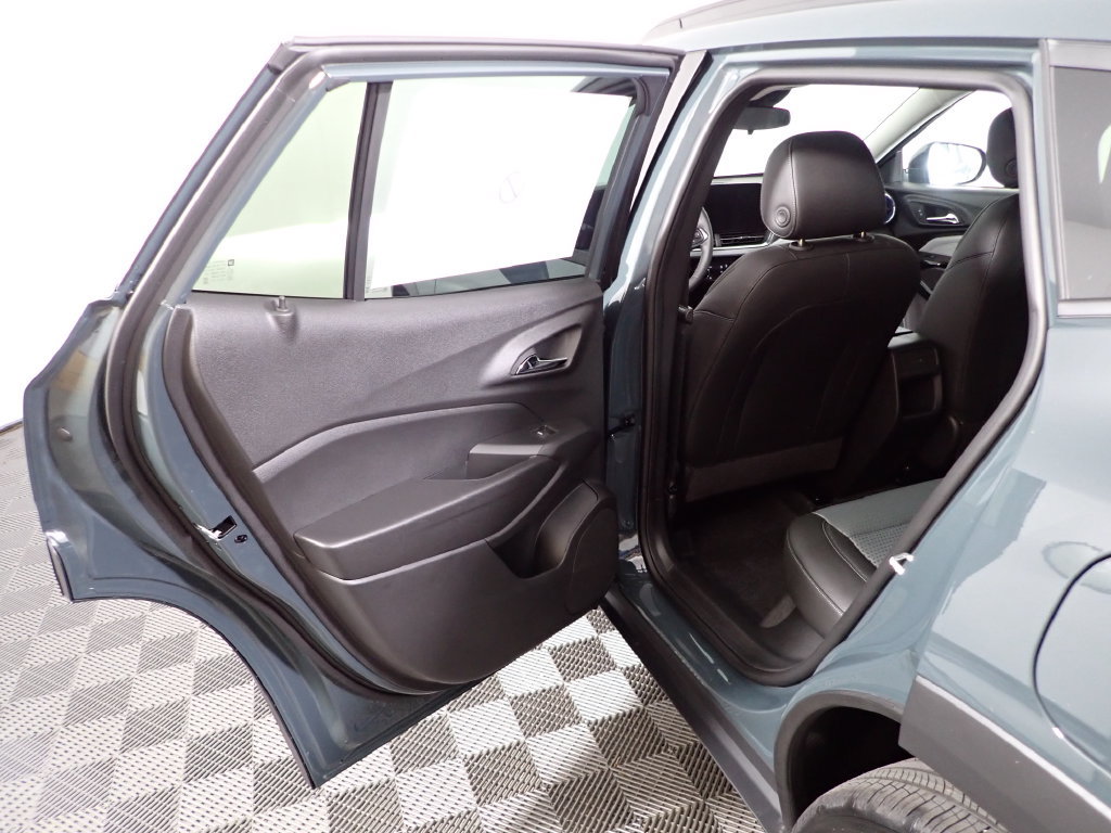 New 2026 Chevrolet Trax LT w/ Midnight Edition FWD image 30