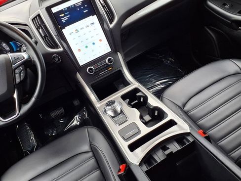 Used 2024 Ford Edge SEL image 11