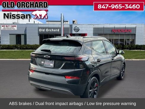 Used 2023 Chevrolet Bolt EUV LT w/ Convenience Package image 6