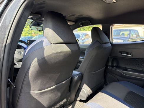 Used 2022 Toyota C-HR XLE FWD image 18
