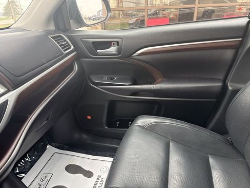Used 2016 Toyota Highlander Limited image 67