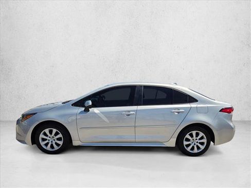Used 2024 Toyota Corolla LE FWD image 9