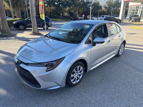 Used 2026 Toyota Corolla LE image 3