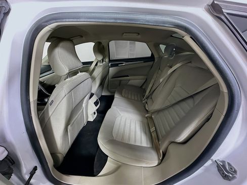 Used 2019 Ford Fusion SE image 26