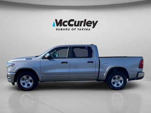 Used 2025 RAM 1500 Big Horn AWD/4WD image 3