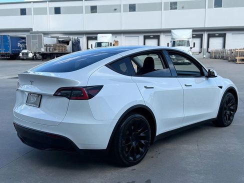 Used 2021 Tesla Model Y 2WD image 7