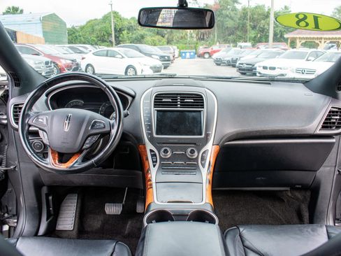 Used 2018 Lincoln MKX Reserve image 9