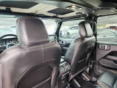 Used 2020 Jeep Wrangler Unlimited Sahara image 16