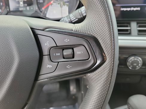 Used 2025 Chevrolet Trax LS FWD image 19