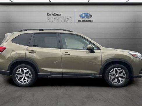 Used 2023 Subaru Forester Premium AWD/4WD image 3