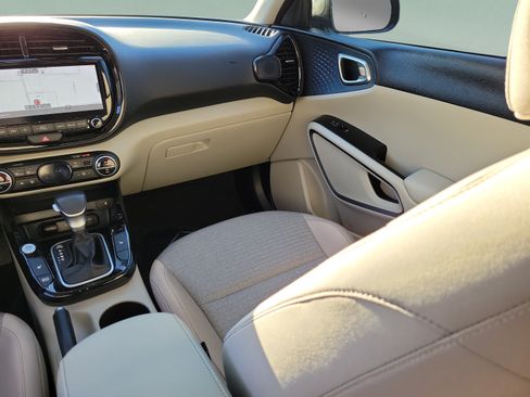 Certified 2024 Kia Soul EX FWD image 15
